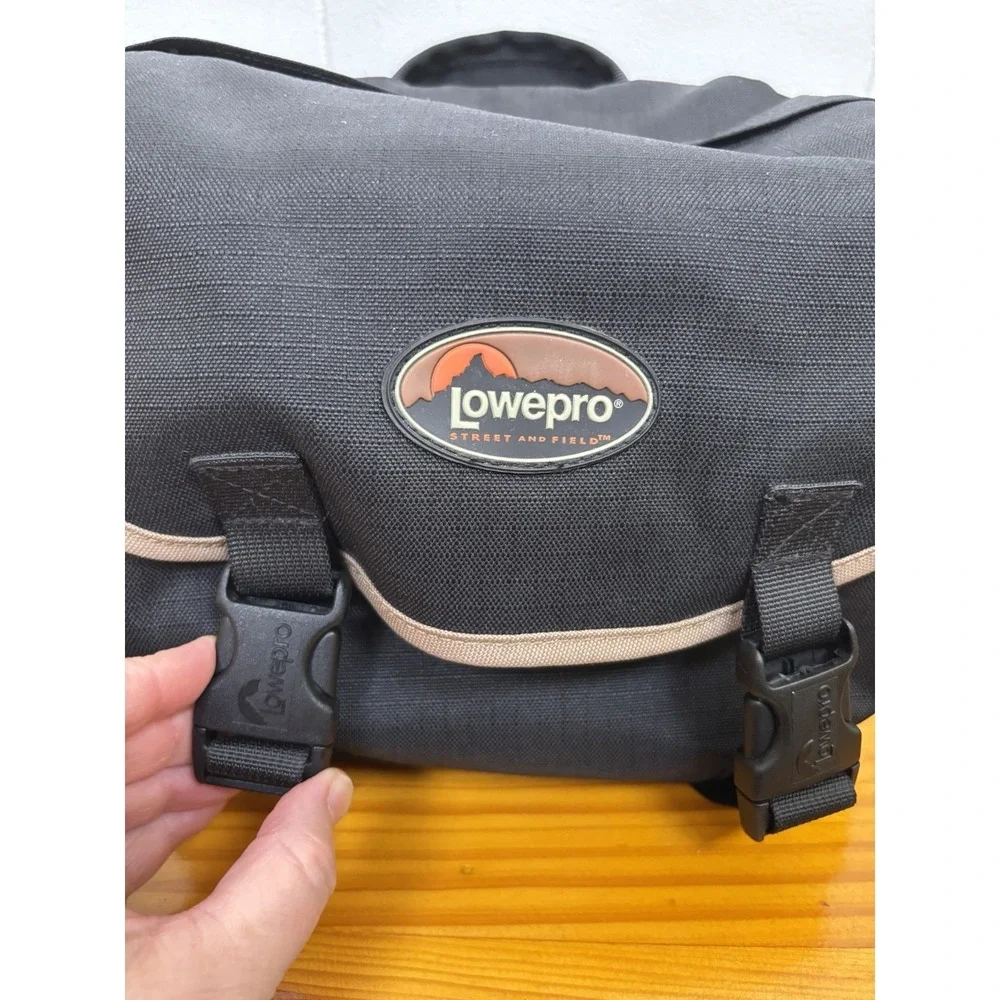 Lowepro‎ Street & Field Reporter 100 AW Soft Camera Case with Adjustable Strap